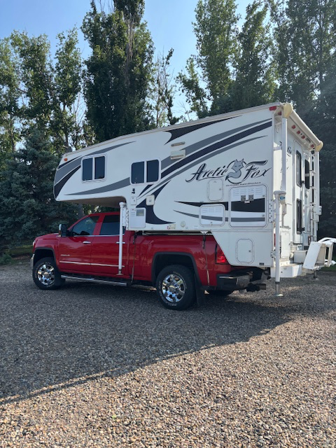 2015 Northwood Arctic Fox 811 Truck Camper