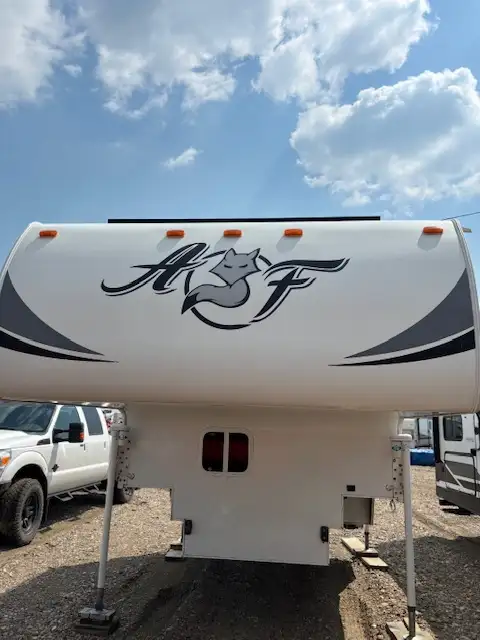 2015 Northwood Arctic Fox 811 Truck Camper - Photo 5