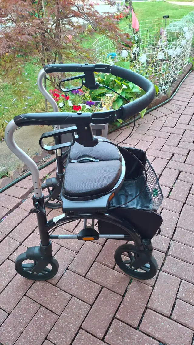 Evolution Xpreeso heavy-duty walker