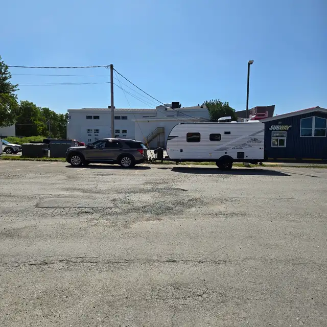 2025 Jayco 175FQ - Photo 3