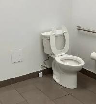 HOTEL-LEVEL BATHROOM CLEANING SERVICE AVAILABLE - Photo 3