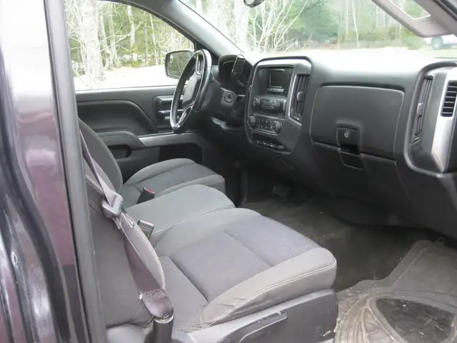 2014 Chevy Silverado - Photo 4