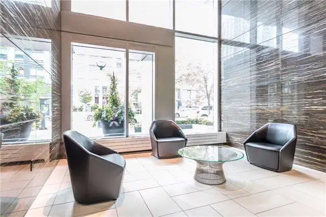 Stunning 1 BDRM w/Balcony, Parking, & Storage - DowntownToronto - Photo 2