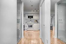 Stunning 1 BDRM w/Balcony, Parking, & Storage - DowntownToronto - Photo 3