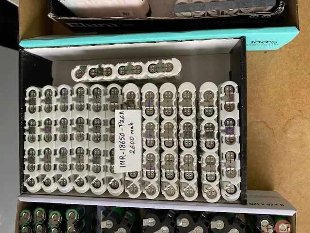 LITHIUM – ION  Cells 18650s - Photo 2