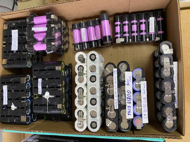 LITHIUM – ION  Cells 18650s - Photo 4