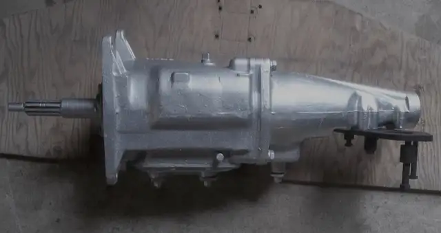 Vintage Borg Warner T10 four speed transmission - Photo 3