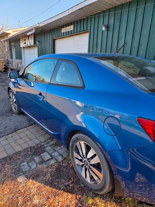 2013 kia forte 2 door 97,000km - Photo 2