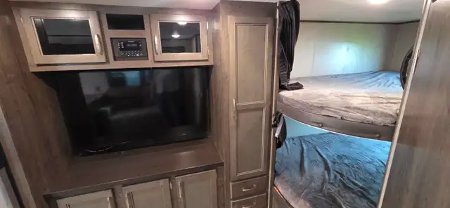 2021 JAYCO 284BHS-BUNK HOUSE-SLEEPS9-OUTSIDE KITCHEN-6600LB-MINT - Photo 11