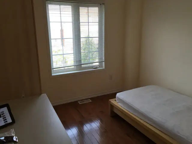 rooms for rent at York University village - Photo 5