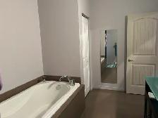 3 1/2  inclus 5 électros, garage, air/clim 1er juin, 1700$/mois - Photo 4
