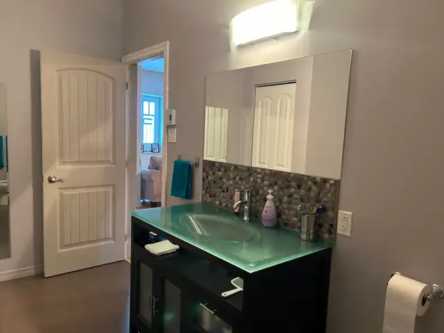 3 1/2  inclus 5 électros, garage, air/clim 1er juin, 1700$/mois - Photo 5