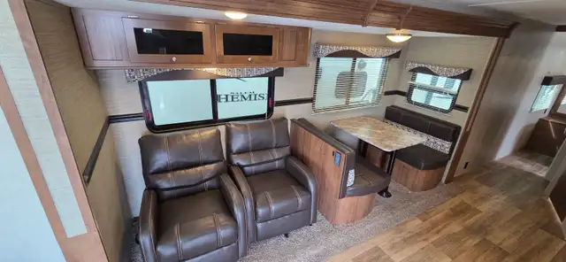 2018 DUTCHMAN ASPEN TRAIL LIVE LARGE 2860RLS-SLEEPS6-7280LB-MINT - Photo 2