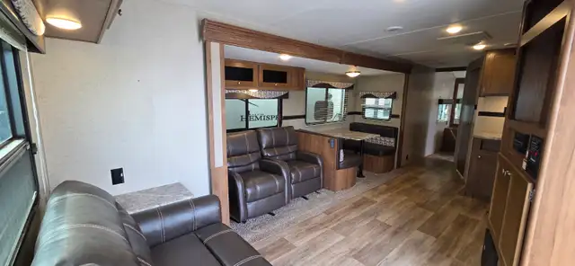 2018 DUTCHMAN ASPEN TRAIL LIVE LARGE 2860RLS-SLEEPS6-7280LB-MINT - Photo 3