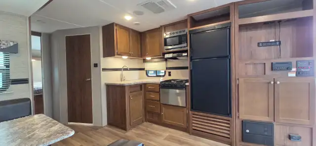 2018 DUTCHMAN ASPEN TRAIL LIVE LARGE 2860RLS-SLEEPS6-7280LB-MINT - Photo 4