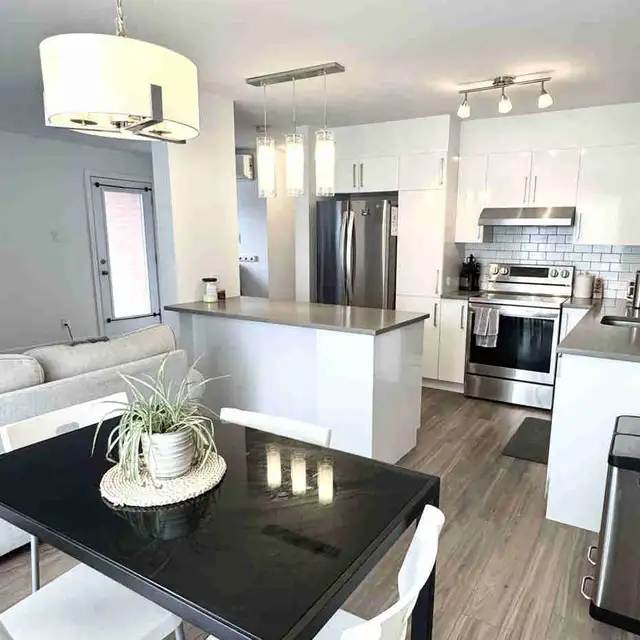 Beau logement 4-1/2 type condo