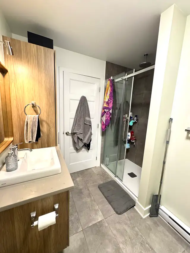 Beau logement 4-1/2 type condo - Photo 8