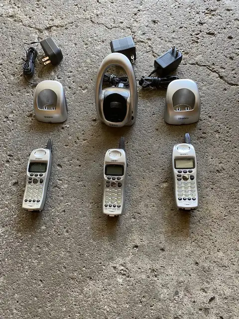 Analog Home Wireless Phones - Photo 3