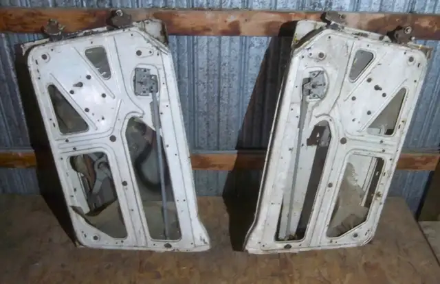 Vintage TR4 and TR4A doors ...... nice originals - Photo 4