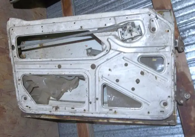 Vintage TR4 and TR4A doors ...... nice originals - Photo 6