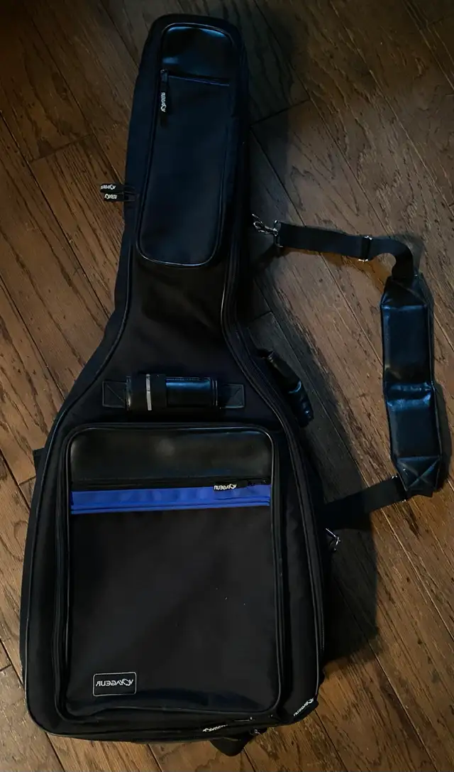 Voyager Guitar Carrier