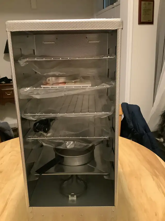 Electric Smoker - Photo 2