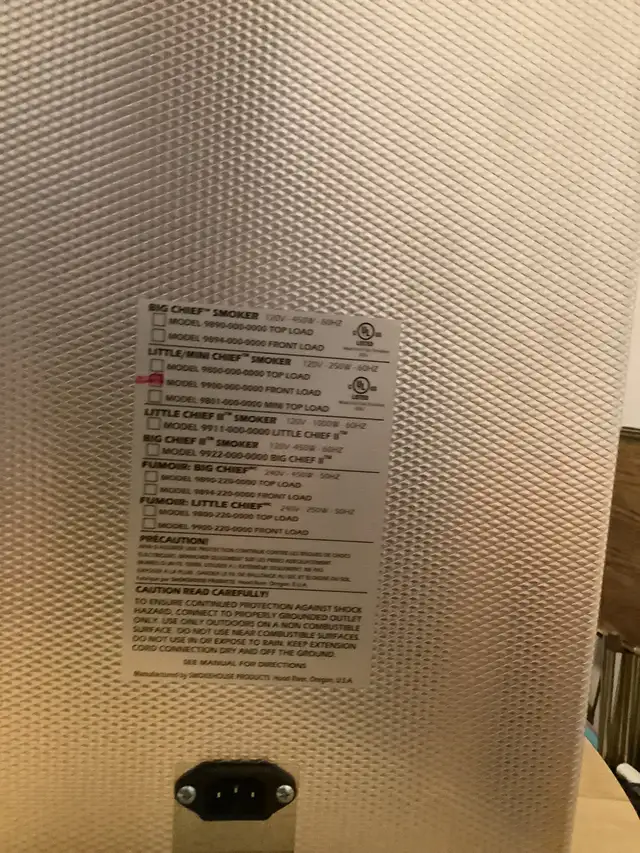 Electric Smoker - Photo 3