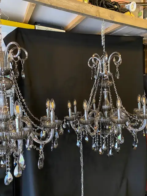 2 ELEGANT CRYSTAL CHANDELIER - Photo 2