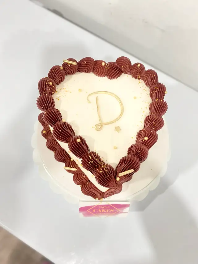 Gorgeous custom cakes , Heart Vintage Cake - Photo 9