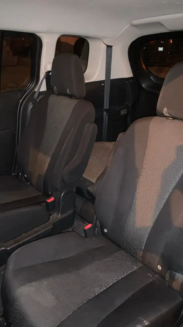 2009 Mazda 5 - Photo 6