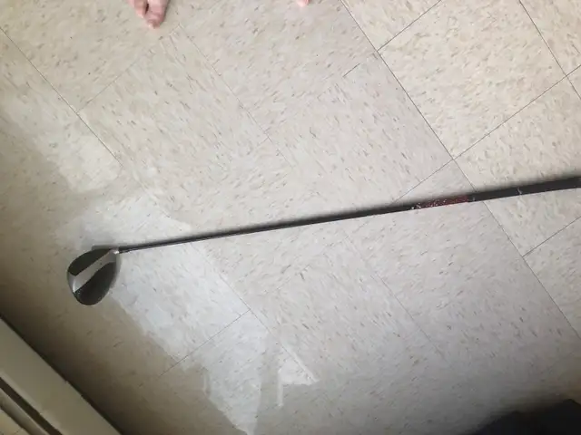 Taylor Made left 10.5  degree driver - Photo 9