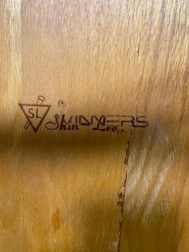 SOLID OAK Large oval dining room table and 4 chairs - Photo 8