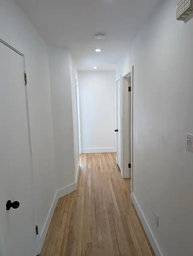 Dispo maintenant, Stationnement, logements 4 ½ à louer, Rénové - Photo 2