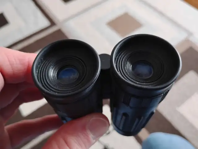 Smaller binoculars with case - Photo 3