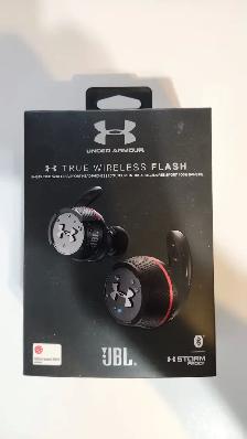 Under Armour: JBL Earbuds