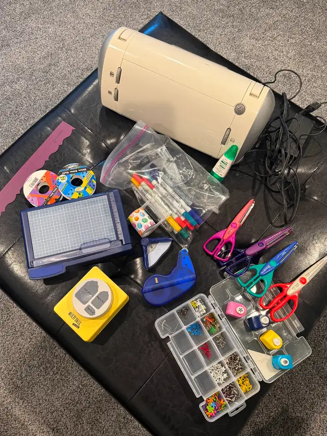 Cricut Cutter with incredible add-ons! - Photo 10