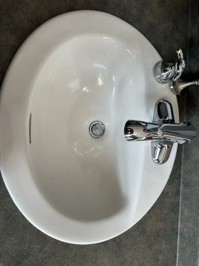 bathroom vanity - Photo 2