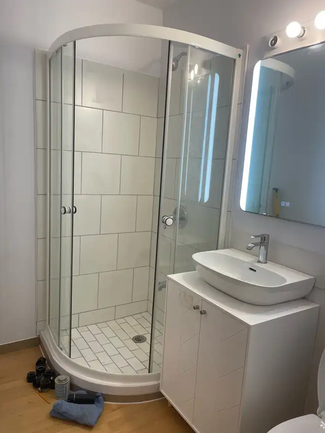 Large Room For Rent-Private Bathroom Across From Metro Cartier - Photo 4