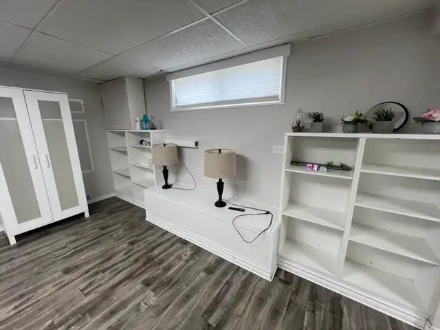 Available 2 bedrooms Basement for rent - Photo 4