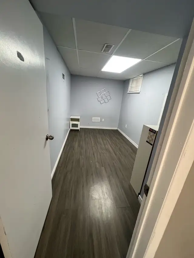 Available 2 bedrooms Basement for rent - Photo 6
