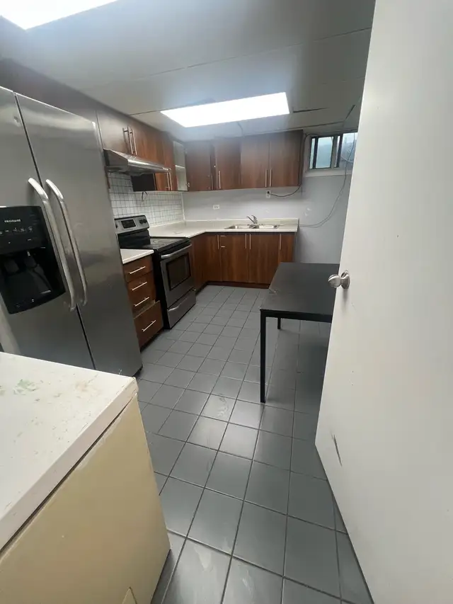 Available 2 bedrooms Basement for rent - Photo 9