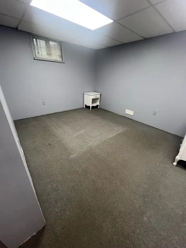 Available 2 bedrooms Basement for rent - Photo 10