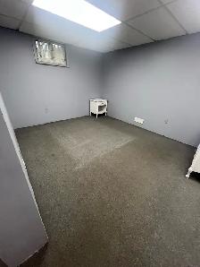 Available 2 bedrooms Basement for rent - Photo 10