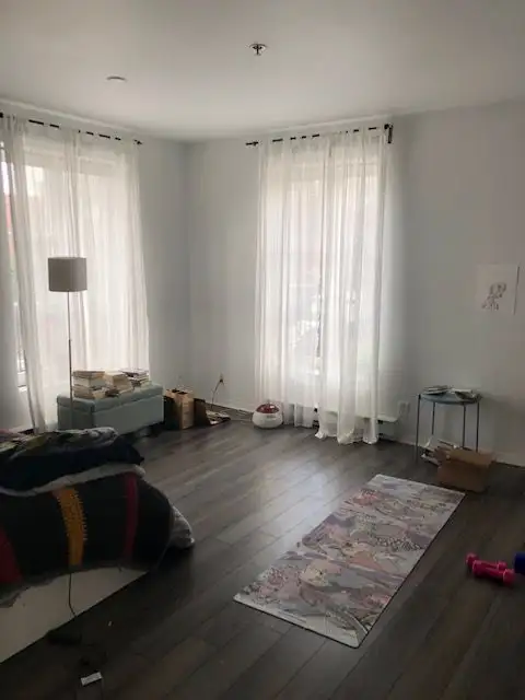 Downtown Montreal Metro Papineau luxury 2 1/2 with appliances - Photo 3