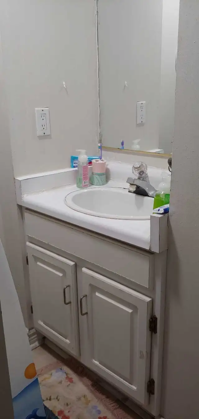 Near Sheridan College Room Girl Only - Photo 5