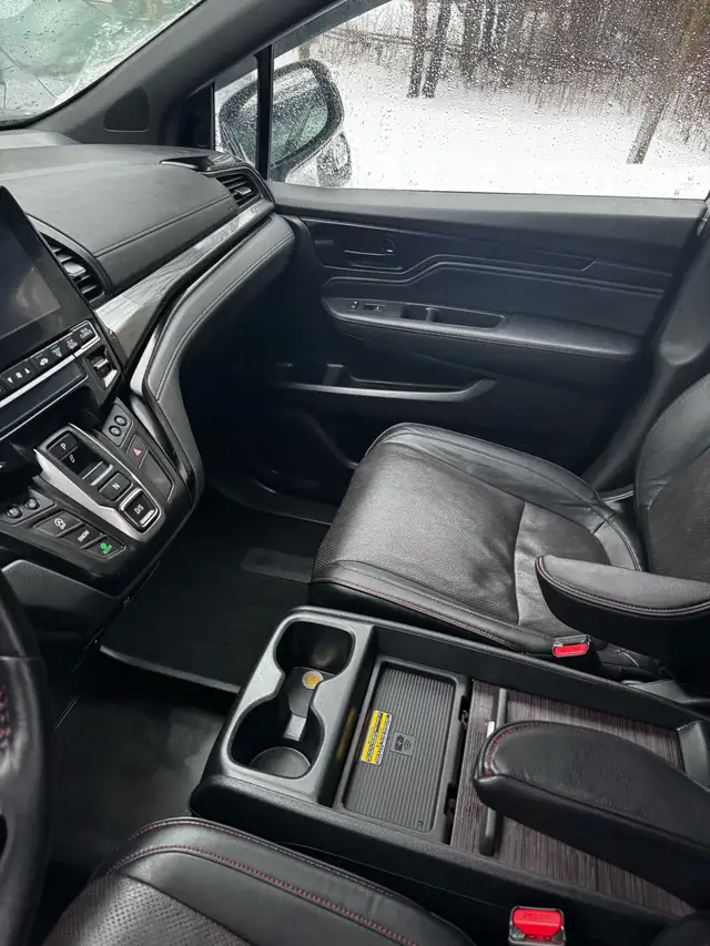 hiring someone to clean cars - Photo 2