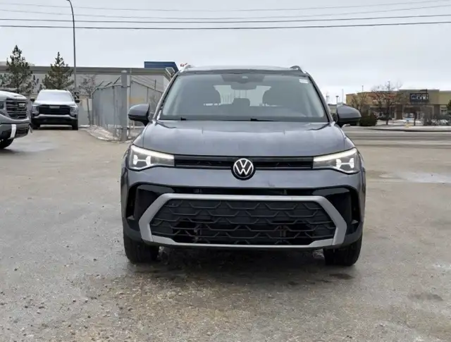 2025 Volkswagen Taos - Photo 2