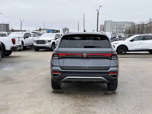 2025 Volkswagen Taos - Photo 3