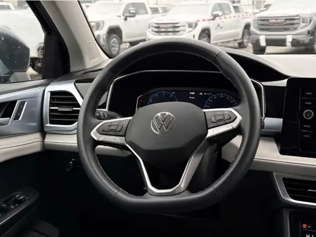 2025 Volkswagen Taos - Photo 7