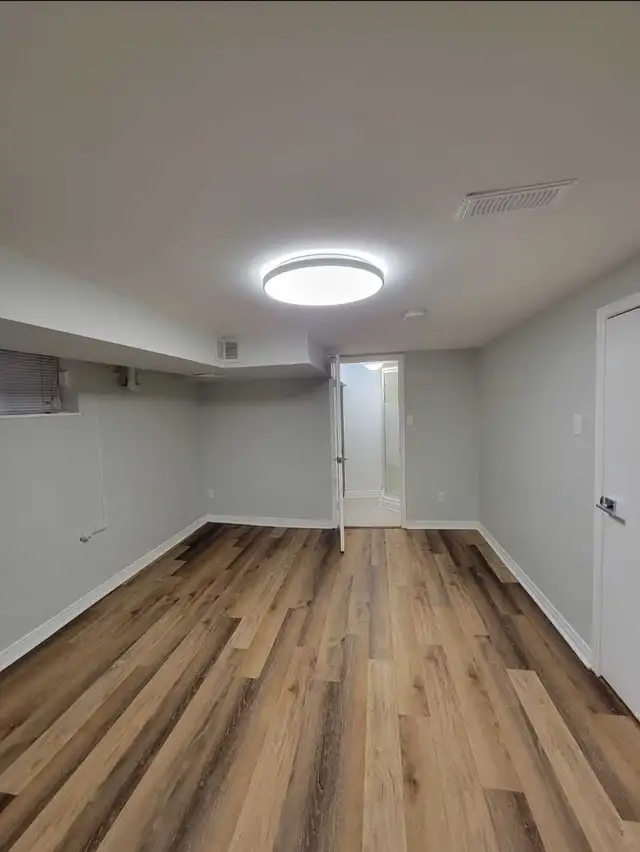 1 BEDROOM APARTMENT FOR 1, SEPARATE ENTRANCE UTILITIES INCLUDED - Photo 3